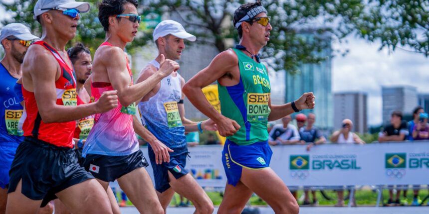 Caio Bonfim e equipe feminina conquistam bronze no Mundial de Marcha