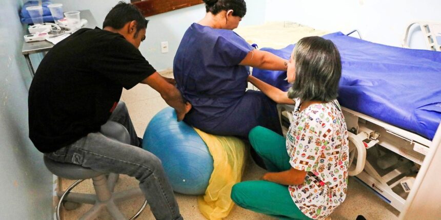 Doula: regulamentação reforça integração da categoria ao SUS