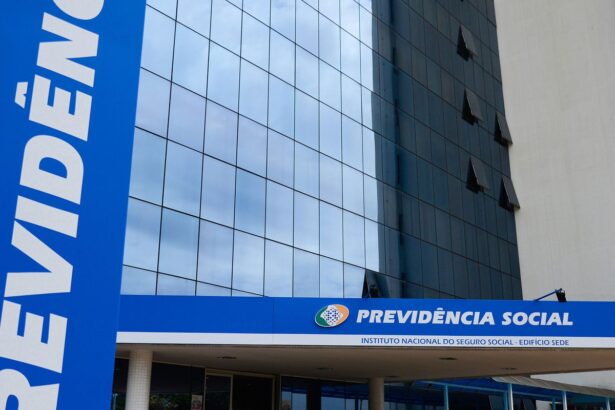 Fila do INSS cai 16% em dois meses após análise de 500 mil processos