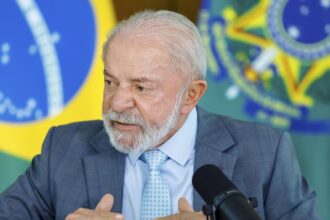 "Fizeram conosco, a gente vai fazer com eles", diz Lula sobre EUA