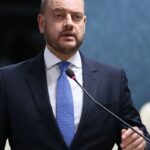 Governador em exercício do Rio troca comando de secretarias