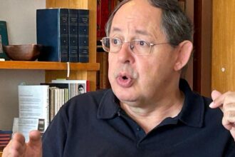 Hiperglobalização está em crise, diz economista Eduardo Giannetti