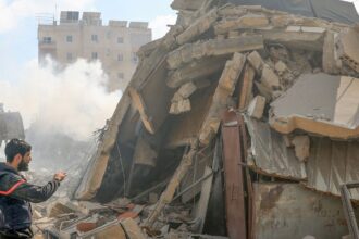 Israel mantém bombardeios no Líbano após cessar-fogo