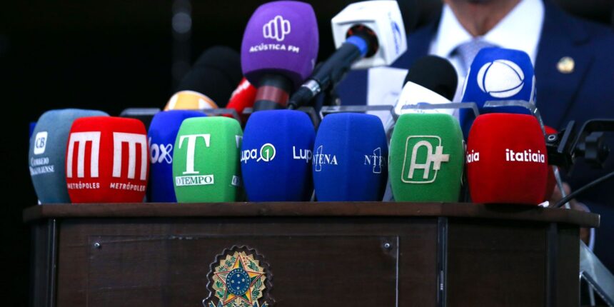 Jornalista não tem o que comemorar em seu dia, diz presidente da Fenaj