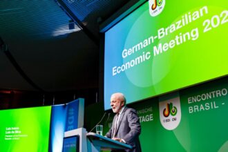 Lula fala em reciprocidade após expulsão de delegado dos EUA