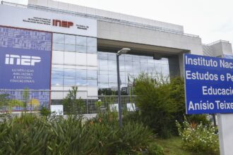 MEC prorroga prazo para pedir isenção da taxa de inscrição do Enem