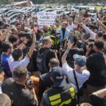 Motoristas protestam contra regulamentação do serviço por aplicativo