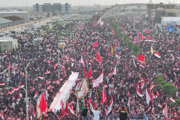 Multidões no Irã marcam 40º dia da morte do líder Supremo Khamenei