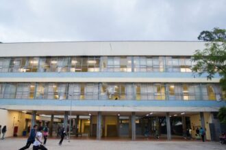 Professores do estado de SP finalizam greve, mas mantêm mobilização