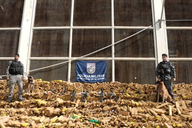 RJ: Operação na Maré apreende recorde de 48 toneladas de drogas