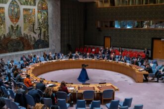 Rússia e China vetam resolução sobre Ormuz em Conselho de Segurança