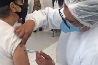 Saúde envia 2,2 milhões de doses da vacina de covid-19 aos estados