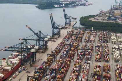 Balança comercial tem superávit recorde para meses de abril