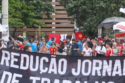 Caminhos da Reportagem debate impactos da escala 6x1 no Brasil