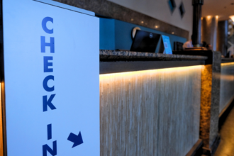 Com check-in digital, hóspede pode chegar a hotel com ficha preenchida