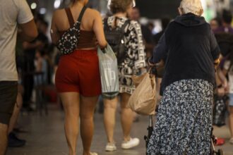 Defeitos em calçadas fazem 42% dos idosos terem medo de cair