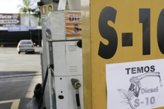 Importações de diesel da Rússia e EUA aumentam com fechamento de Ormuz