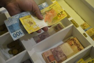 Inflação usada para corrigir salários acumula 4,11% em 12 meses