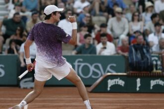 João Fonseca estreia com vitória no torneio de Roland Garros