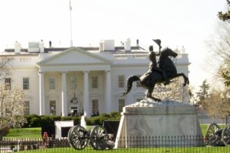 Lula chega à Casa Branca pra encontro com Trump