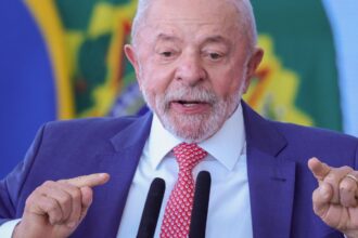 Lula cobra respeito e rejeita interferência dos EUA