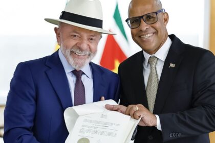 Lula recebe credenciais de sete novos embaixadores