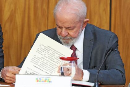 Lula veta lei que reconhece estágio como experiência profissional