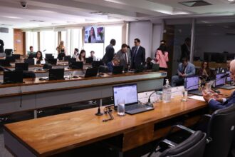 Pedido de vista adia votação de autonomia financeira do Banco Central