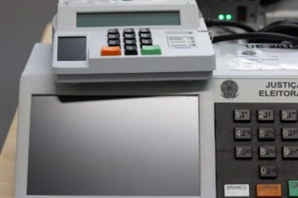 Pesquisa aponta que fake news sobre eleições miram urnas eletrônicas
