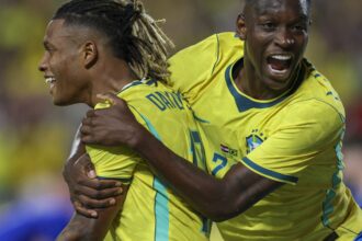Venda geral de ingressos de jogo de despedida da seleção começa quinta