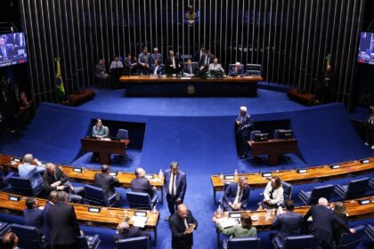 Alcolumbre trava tramitação da PEC do fim da 6x1 no Senado