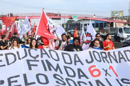 Ato no Rio abre dia nacional para pressionar Senado pelo fim da 6x1