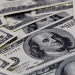 Bolsa cai 2,22%, e dólar volta a subir acima de R$ 5,06