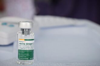 Butantan mantém estudo sobre vacina da dengue em idosos
