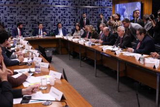 Câmara: governo retira urgência do fim da escala 6x1 e destrava pauta