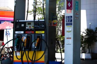 Concorrência do etanol e subvenção fazem preço da gasolina cair