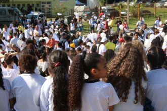 Congresso inclui política e direitos da cidadania no currículo escolar