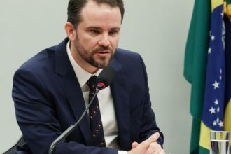 Durigan critica PEC que dá autonomia ao BC por criar “novo Poder"