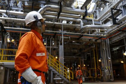 Economia brasileira cresceu 0,1% em abril, estima prévia da FGV