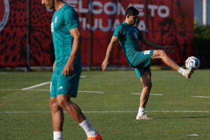 Em carta deixada em vestiário, seleção iraniana pede paz entre nações