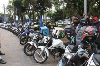 Governo prepara linha de crédito para motociclistas de aplicativos