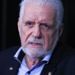 Jaques Wagner anuncia saída da liderança do governo no Senado