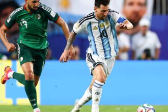 Messi vira maior artilheiro das copas e lidera Argentina em estreia