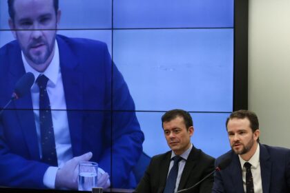 Ministro rebate oposição: trabalhador paga hoje menos impostos no país