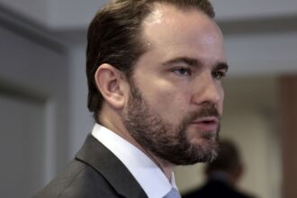 Novo Desenrola já beneficiou 6 milhões de pessoas, diz Dario Durigan