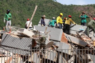 Número de mortos por terremoto na Venezuela sobe para 1.450