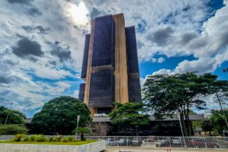 PEC no Senado facilita cooptação do Banco Central, dizem economistas