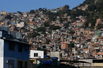 Projeto de turismo em favelas do Rio prepara rota especial para a Copa