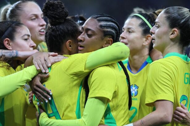 Seleção feminina encara Estados Unidos esta noite em São Paulo
