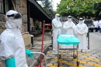 Três morrem no Quênia em protestos contra centro dos EUA para ebola